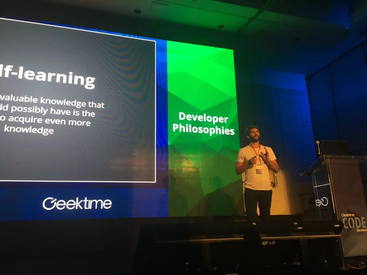 Yohai Rosen speaking at Geektime Code
